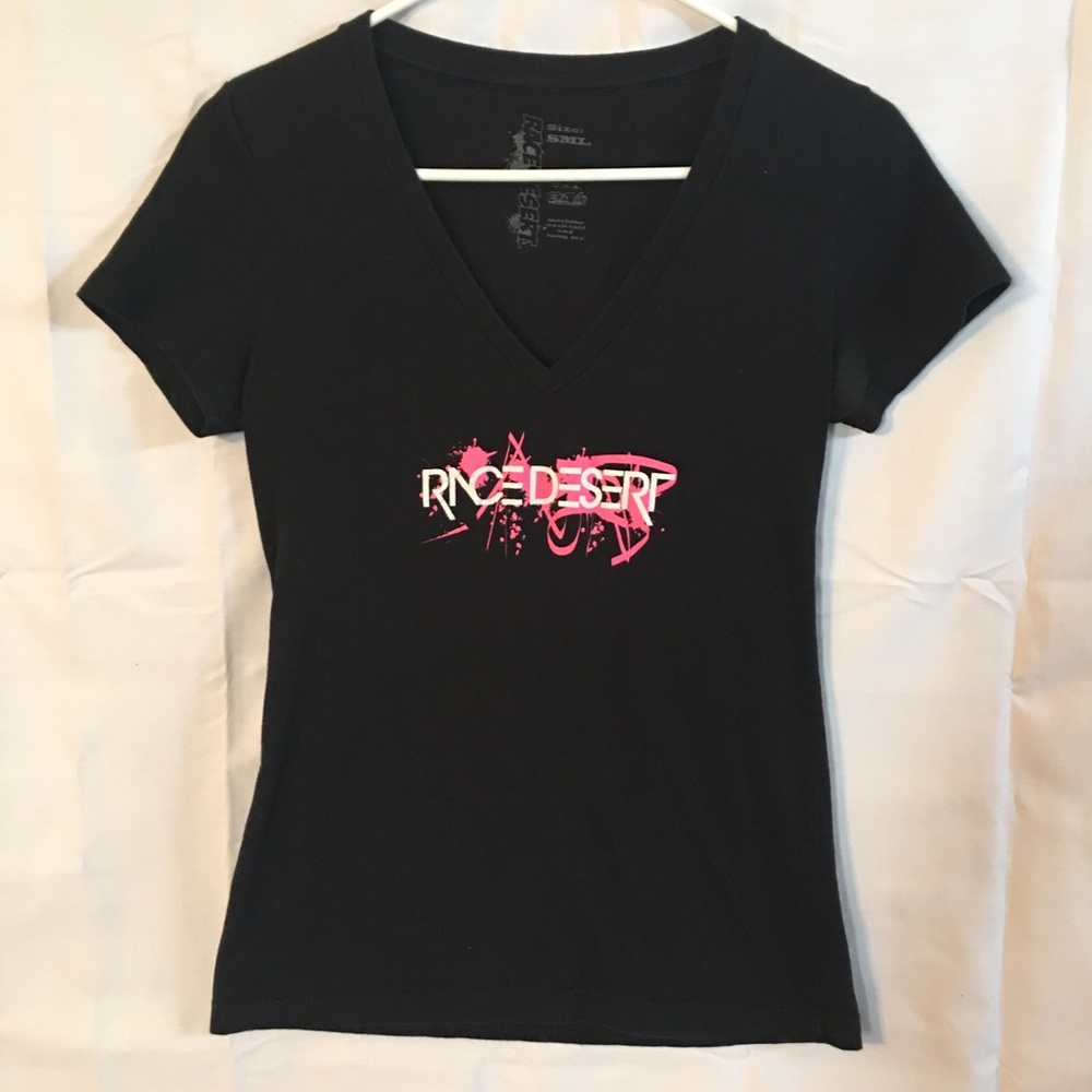 Race Desert Women’s V-Neck Tee